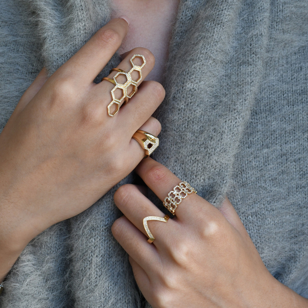 ALPHABET SIGNET RING
