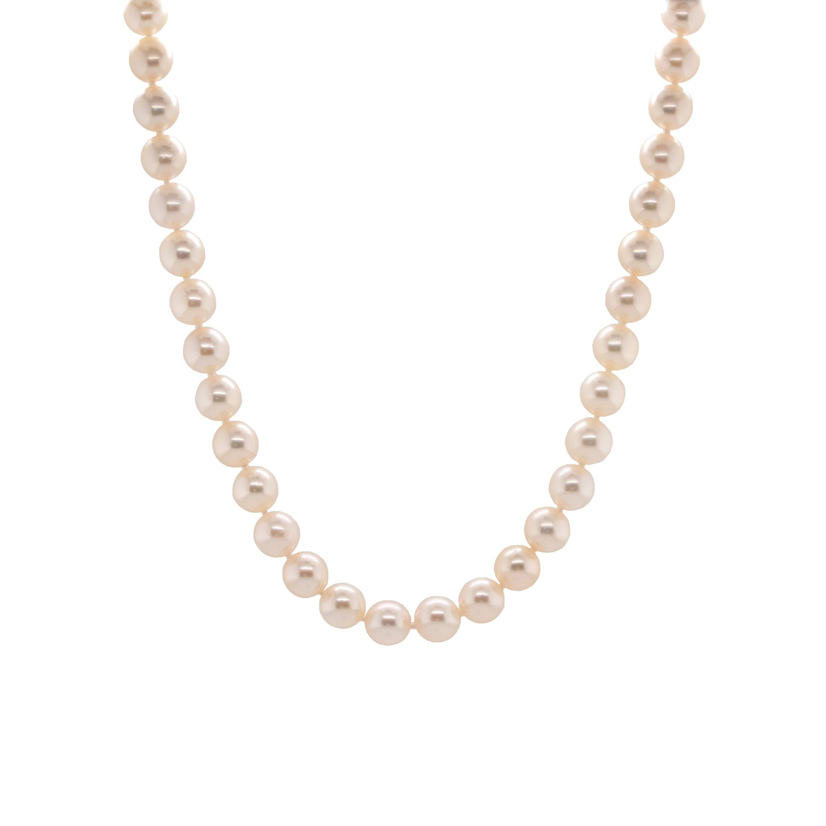 7-7.5mm Akoya Pearl Necklace: Pearl necklace on a white background