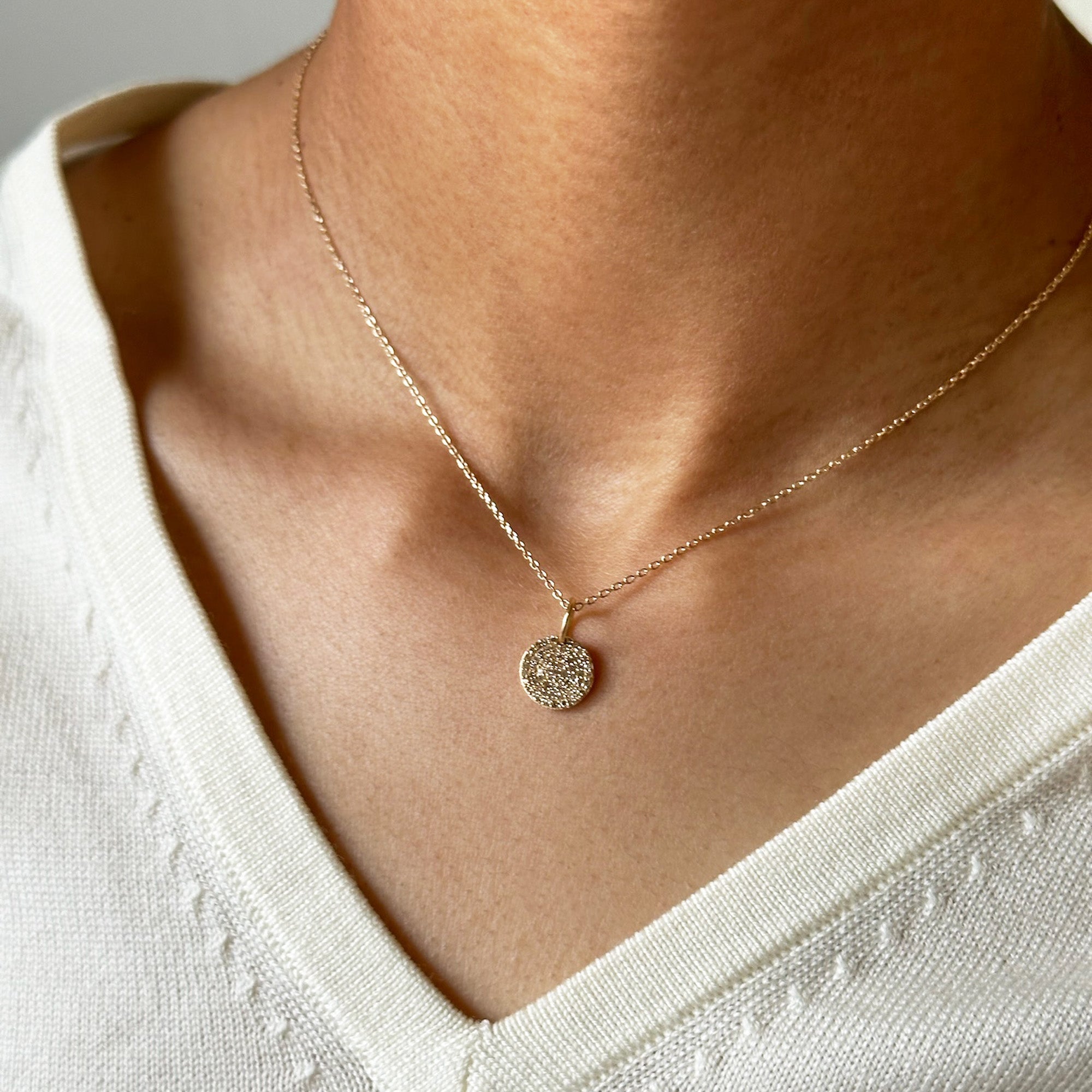 10MM ROUND PAVÉ DIAMOND PENDANT