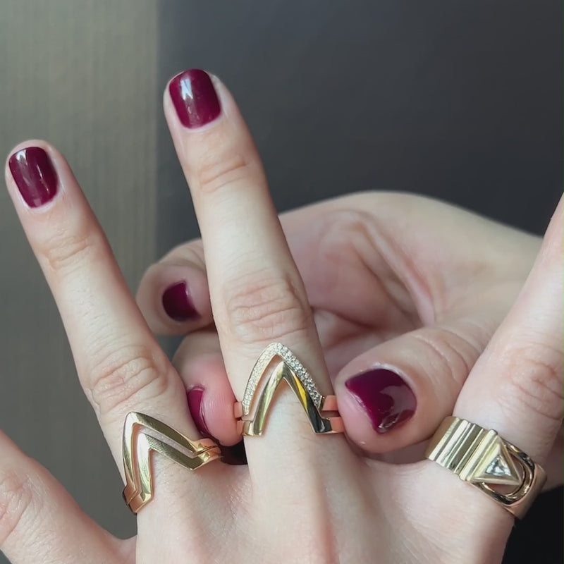 SINGLE CHEVRON RING