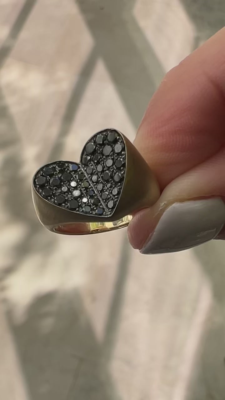 SLANTED HEART RING