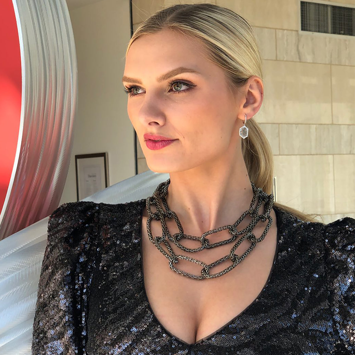 model wearing the Chunky Mesh Necklace